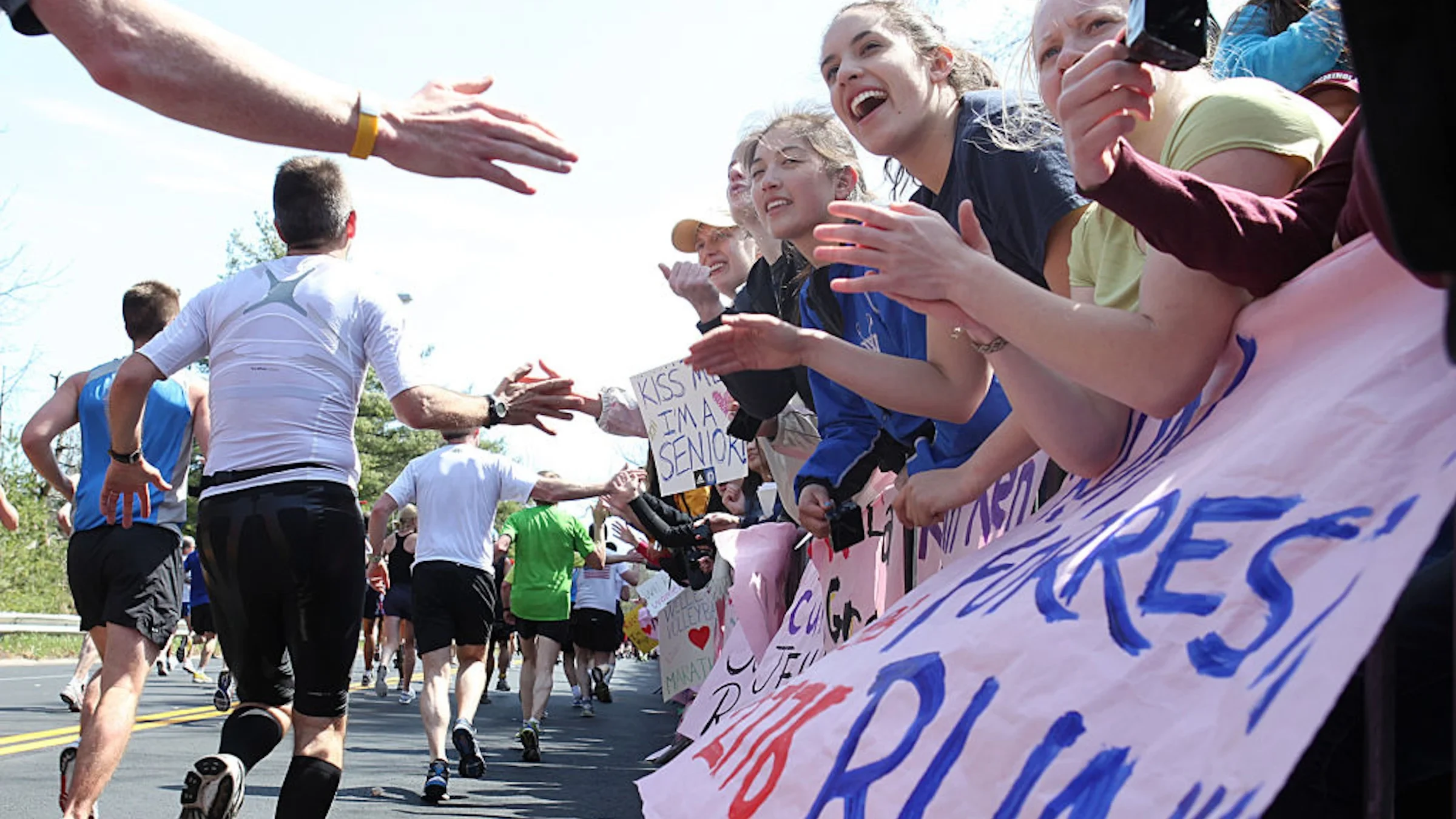 How Cheering Can Make Runners Faster, According to New Research